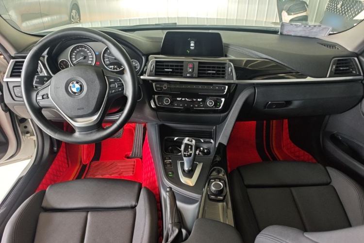 Used BMW 3 Series 2018 318Li Center Console
