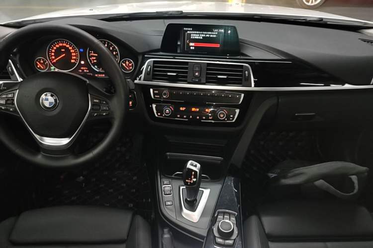 Used BMW 3 Series 2018 320Li Fashion Model Center Console