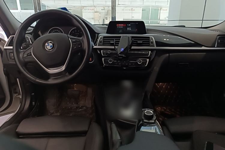 Used BMW 3 Series 2018 318Li Center Console