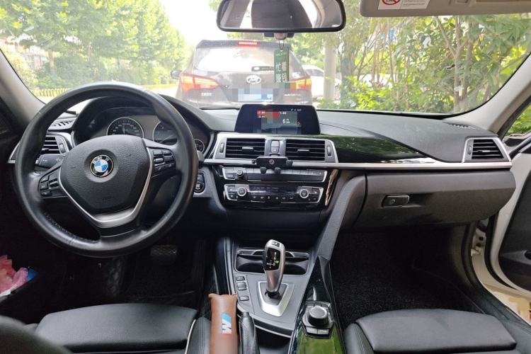 Used BMW 3 Series 2018 320Li xDrive Fashion Model Center Console