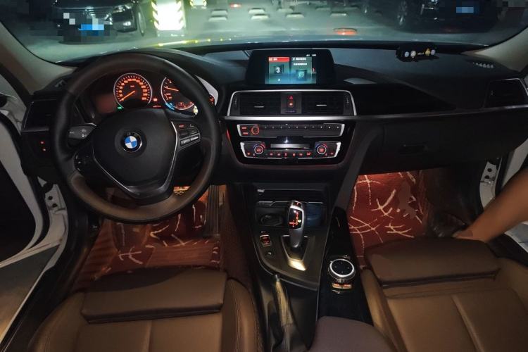 Used BMW 3 Series 2018 320Li Fashion Model Center Console