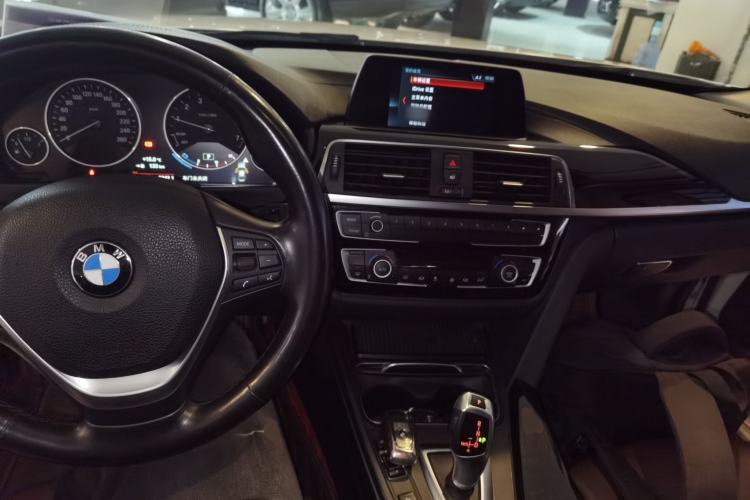 Used BMW 3 Series 2018 320Li Fashion Model Center Console