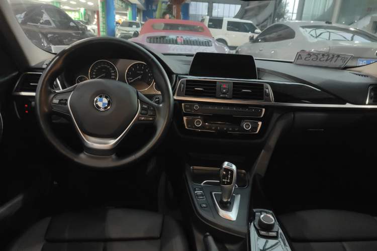 Used BMW 3 Series 2018 320Li Fashion Model Center Console
