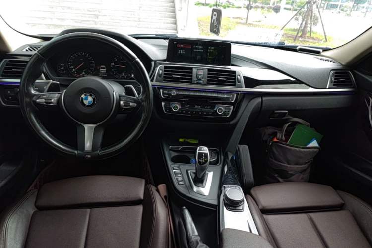 Used BMW 3 Series 2018 320Li Leading Model M Sport Package Center Console