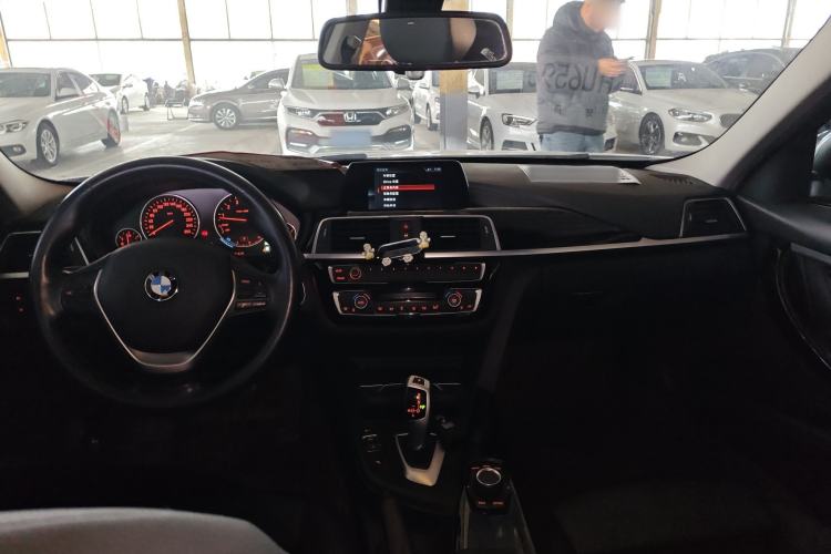 Used BMW 3 Series 2018 320Li Fashion Model Center Console