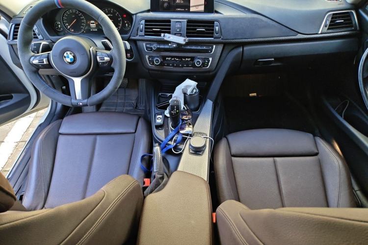 Used BMW 3 Series 2018 320Li Leading Model M Sport Package Center Console