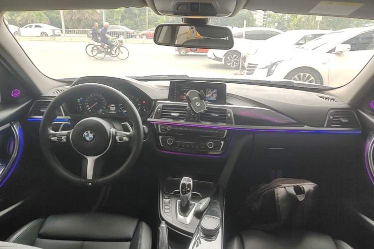 Used BMW 3 Series 2018 320Li Leading Model M Sport Package Center Console