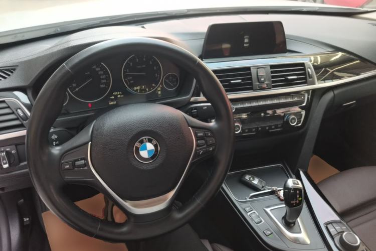 Used BMW 3 Series 2018 320Li Fashion Model Center Console