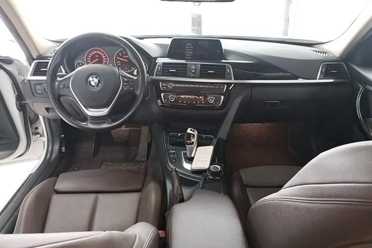 Used BMW 3 Series 2018 320Li Fashion Model Center Console