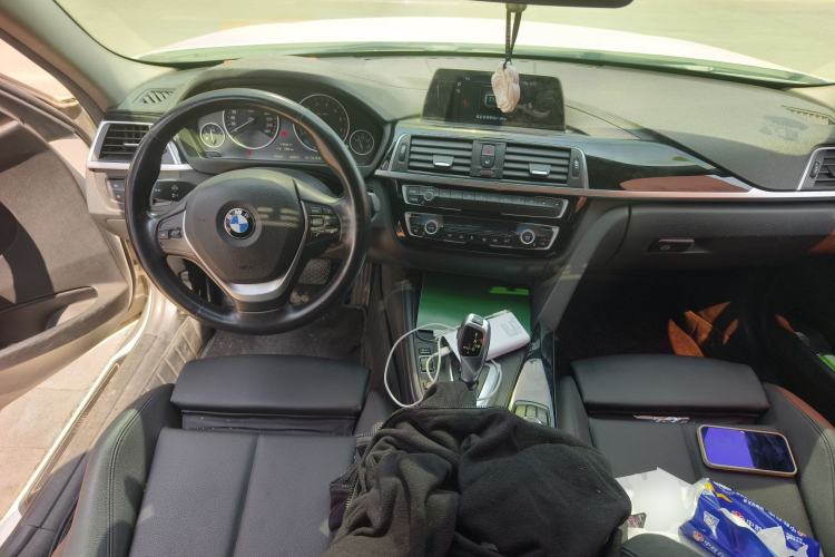 Used BMW 3 Series 2018 318Li Center Console