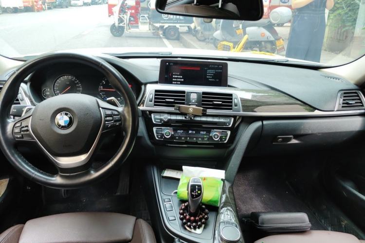 Used BMW 3 Series 2018 320Li Leading Luxury Package Center Console