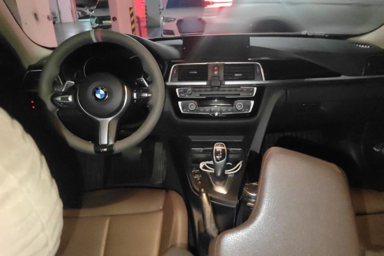 Used BMW 3 Series 2018 320Li Leading Model M Sport Package Center Console