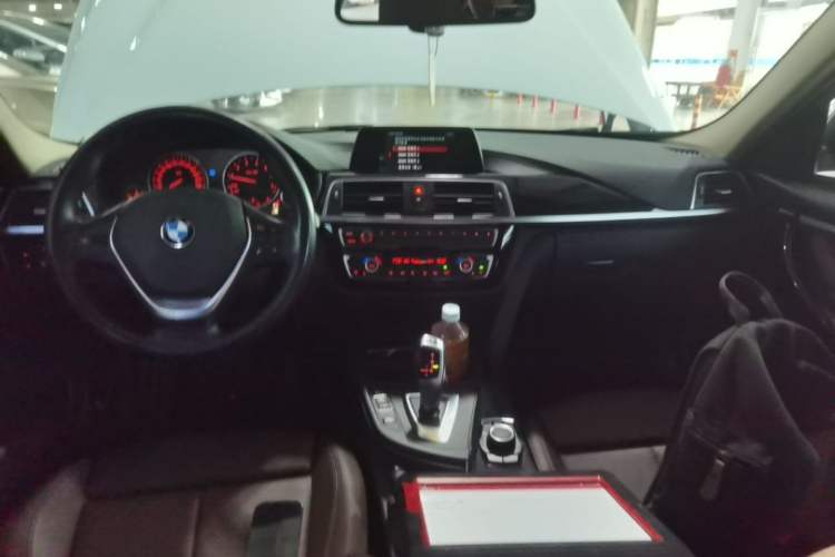 Used BMW 3 Series 2018 320Li Fashion Model Center Console