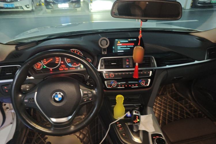 Used BMW 3 Series 2018 320Li Fashion Model Center Console