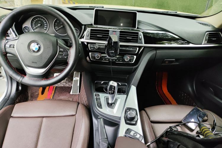 Used BMW 3 Series 2018 318Li Center Console