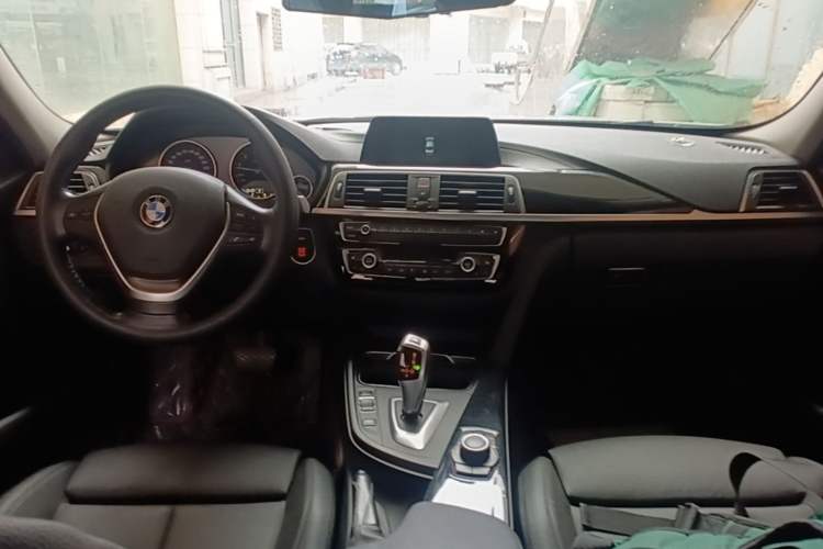 Used BMW 3 Series 2018 320Li Fashion Model Center Console