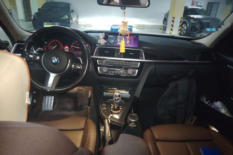 Used BMW 3 Series 2018 320Li Leading Model M Sport Package Center Console