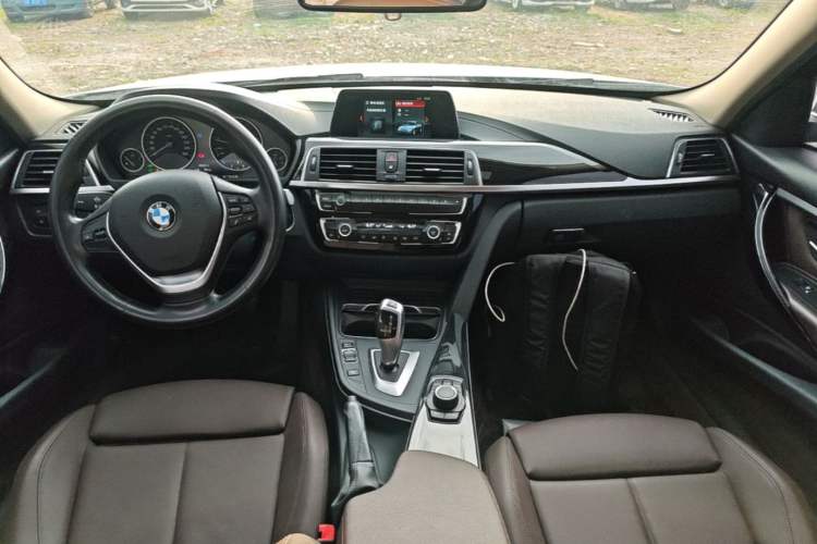 Used BMW 3 Series 2018 320Li Fashion Model Center Console