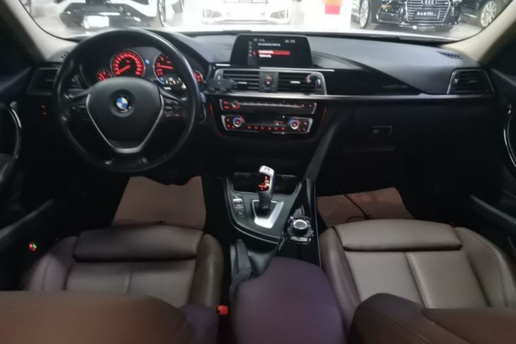 Used BMW 3 Series 2018 320Li Fashion Model Center Console