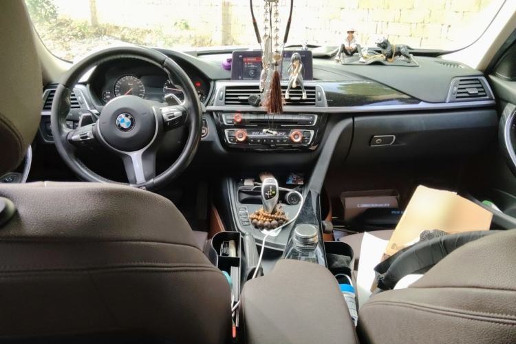 Used BMW 3 Series 2018 320Li Leading Model M Sport Package Center Console