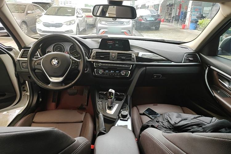 Used BMW 3 Series 2018 320Li Fashion Model Center Console