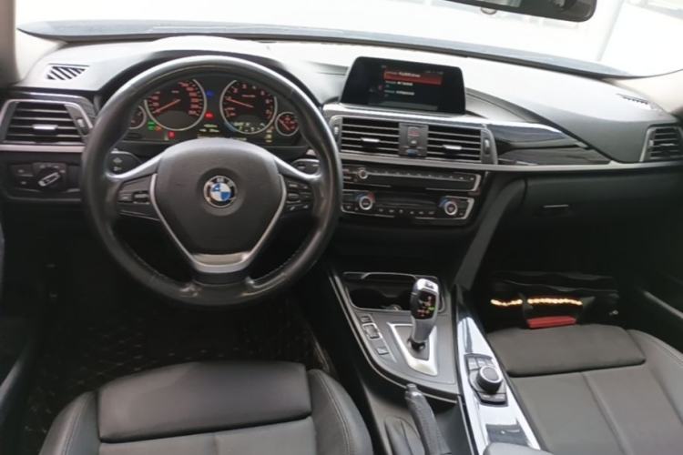 Used BMW 3 Series 2018 318Li Center Console