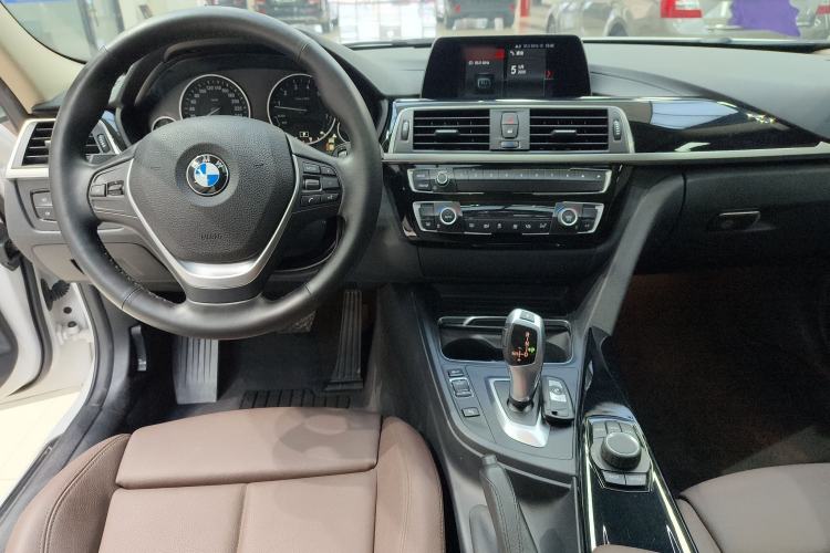 Used BMW 3 Series 2018 320Li Fashion Model Center Console