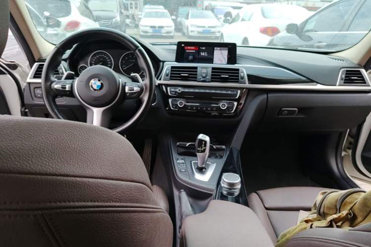 Used BMW 3 Series 2018 320Li Fashion Model Center Console