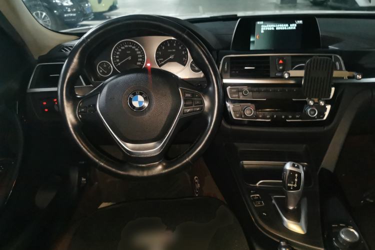 Used BMW 3 Series 2018 320Li Fashion Model Center Console