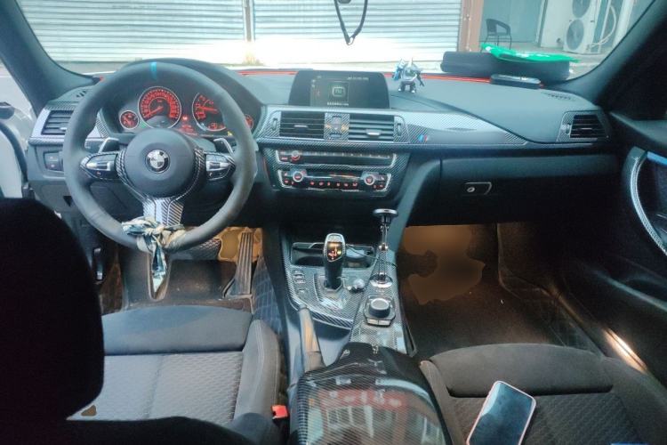 Used BMW 3 Series 2018 320i M Sport Package Center Console