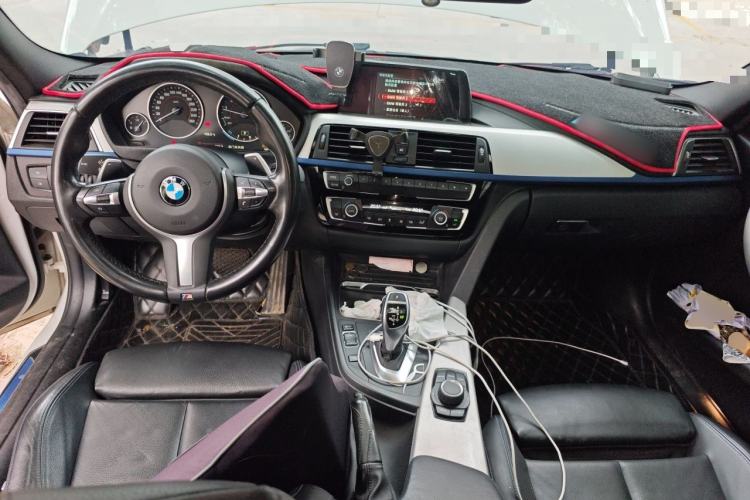 Used BMW 3 Series 2018 320i M Sport Package Center Console