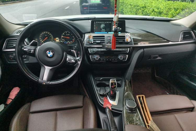 Used BMW 3 Series 2018 320Li M Sport Night Edition Center Console
