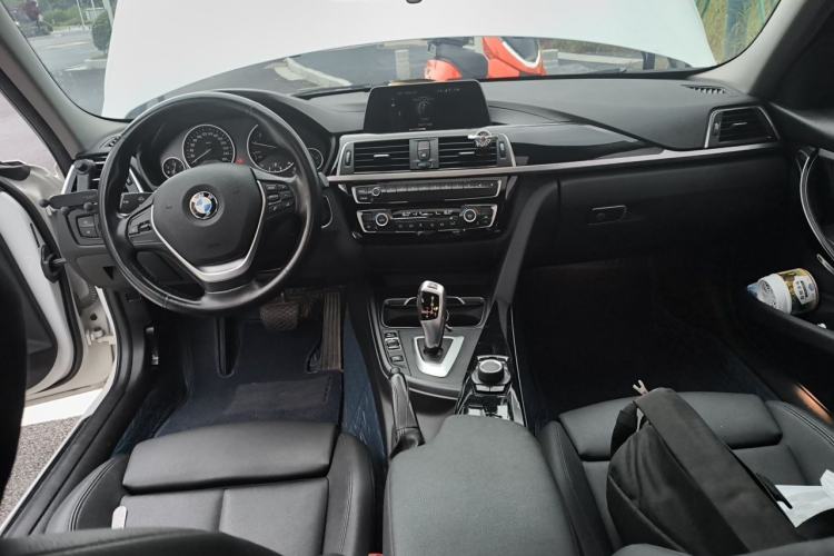 Used BMW 3 Series 2018 320Li Fashion Model Center Console