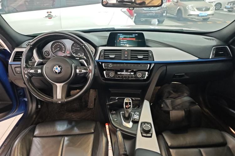 Used BMW 3 Series 2018 320i M Sport Package Center Console