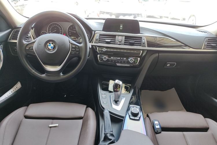 Used BMW 3 Series 2018 320Li Fashion Model Center Console