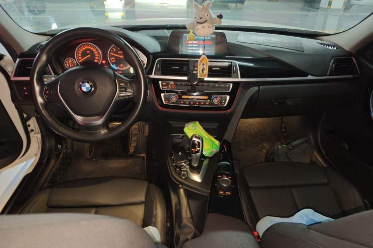 Used BMW 3 Series 2018 320Li Fashion Model Center Console