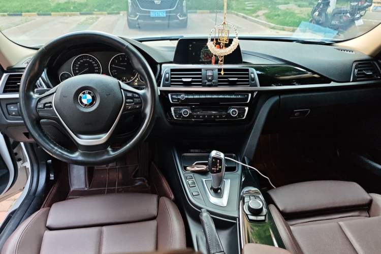 Used BMW 3 Series 2018 320Li Fashion Model Center Console