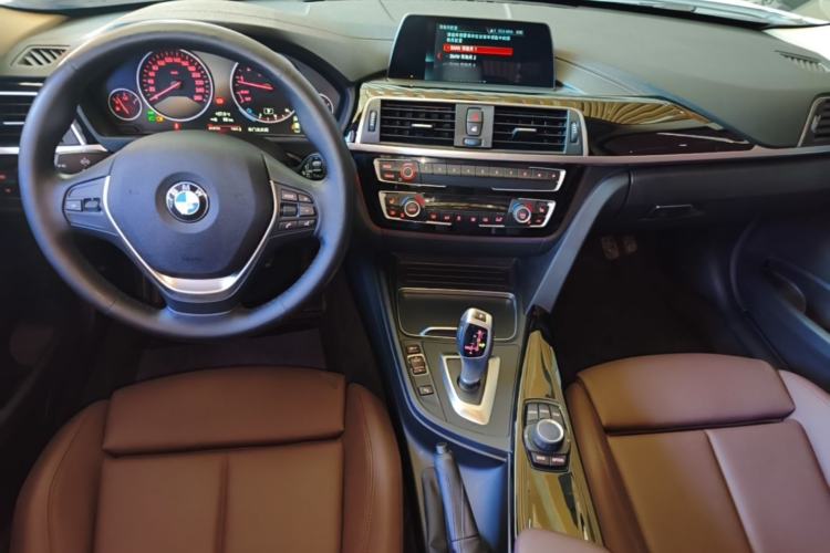 Used BMW 3 Series 2018 320Li Fashion Model Center Console