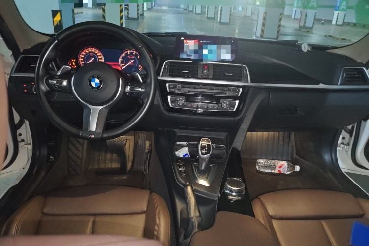 Used BMW 3 Series 2018 320Li Leading Model M Sport Package Center Console