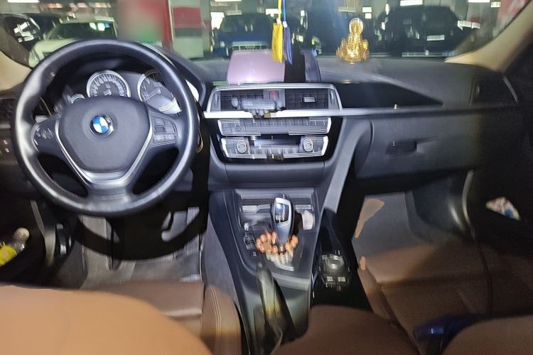 Used BMW 3 Series 2018 320Li Fashion Model Center Console
