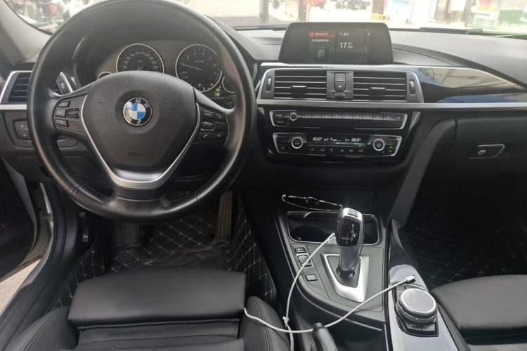 Used BMW 3 Series 2018 320Li Fashion Model Center Console