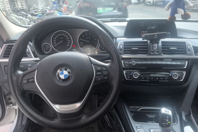 Used BMW 3 Series 2018 320Li Fashion Model Center Console