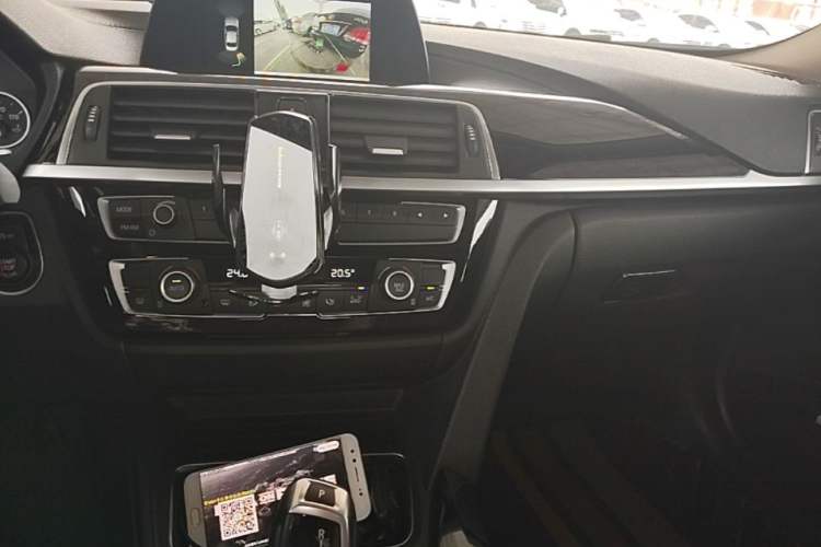 Used BMW 3 Series 2018 320Li Fashion Model Center Console