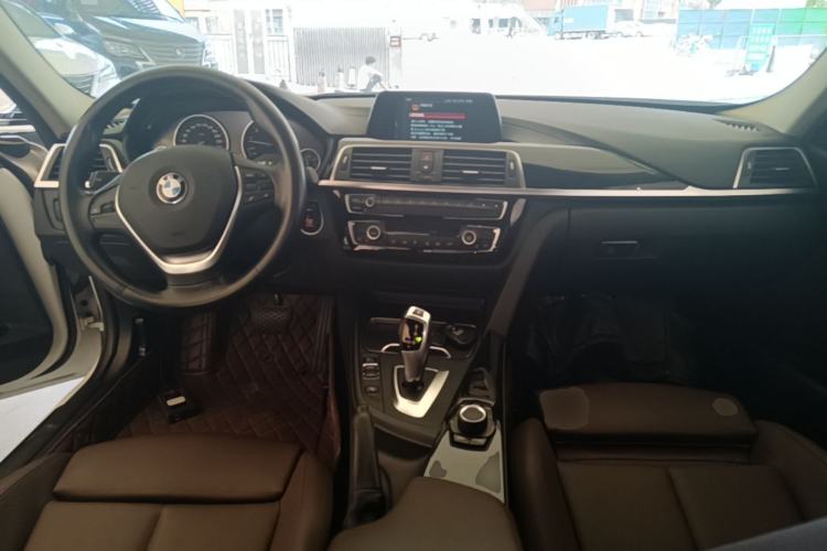 Used BMW 3 Series 2018 320Li Fashion Model Center Console