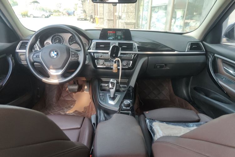 Used BMW 3 Series 2018 320Li Fashion Model Center Console