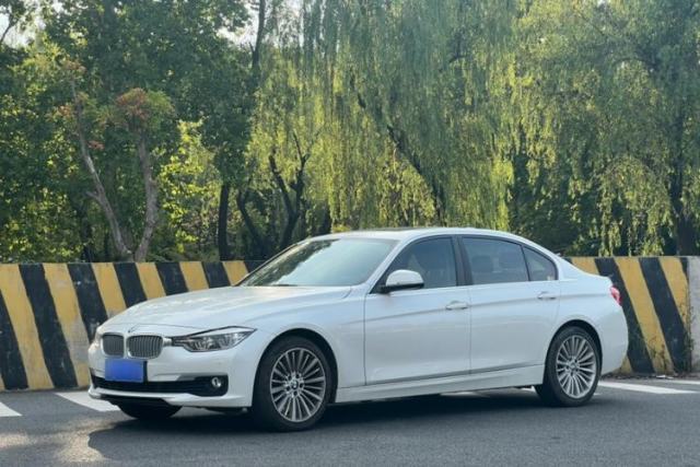 Ojetý BMW 3 Series 2018 320Li Fashion Model