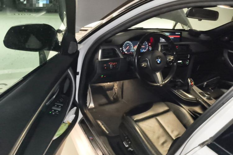 Used BMW 3 Series 2018 320i M Sport Night Edition Driver Seat