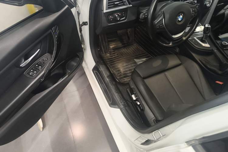 Used BMW 3 Series 2018 318i Driver Seat