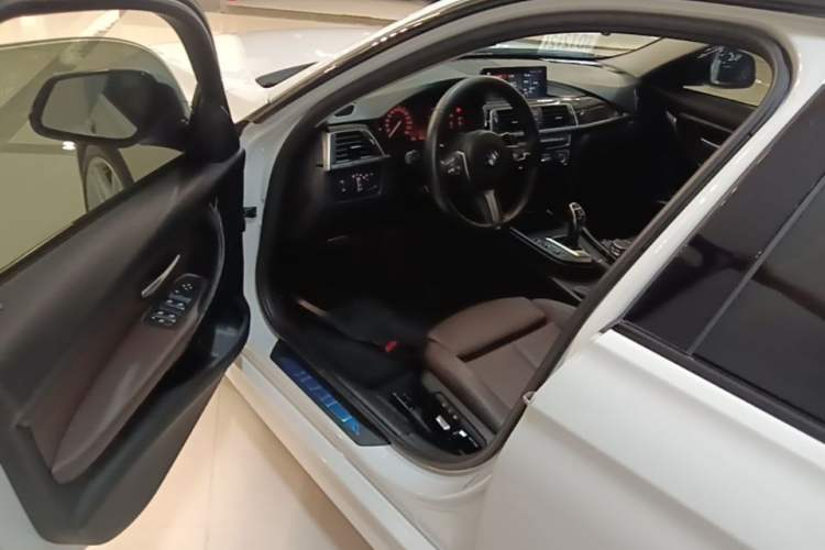 Used BMW 3 Series 2018 320Li Leading Model M Sport Package Driver Seat