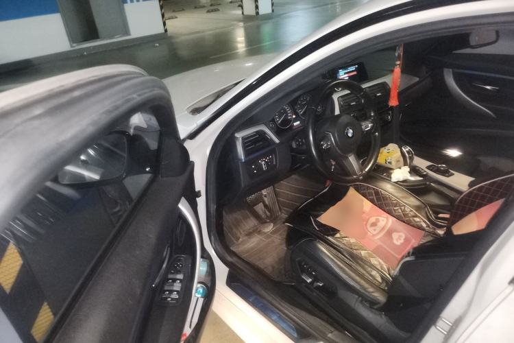 Used BMW 3 Series 2018 320i M Sport Package Driver Seat